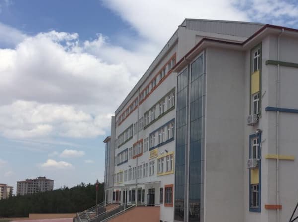 Şehit Erol Yanık Anadolu Lisesi Fotoğrafı